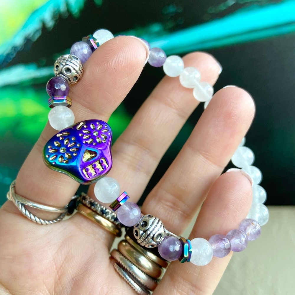 Rainbow sugar skull white agate & amethyst beads